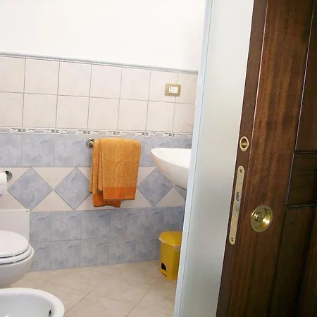 Su Tintillu غونيسا